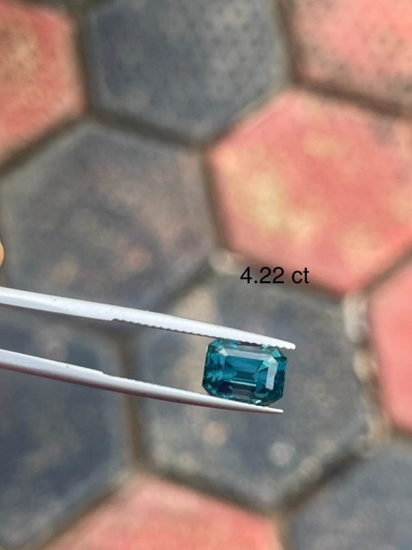 Teal Sapphire - 4.22 carats